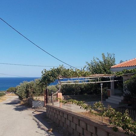 Вилла Tranquility House Livadia  Экстерьер фото