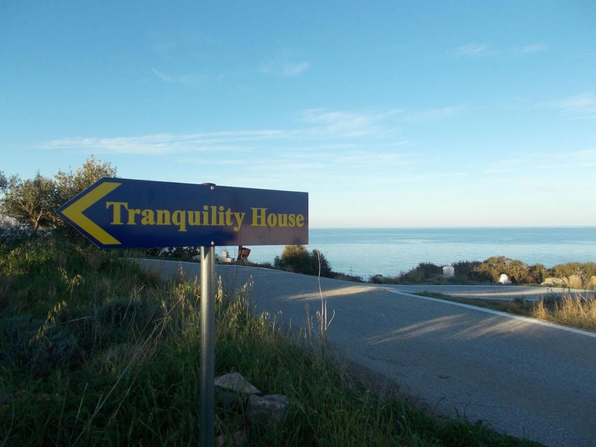 Вилла Tranquility House Livadia  Экстерьер фото